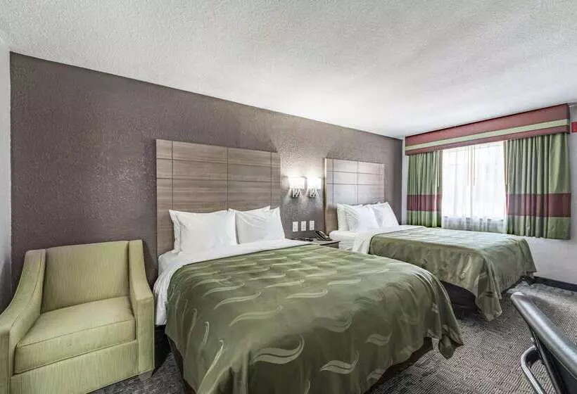 فندق Quality Inn I 10 East Near Frost Bank Center