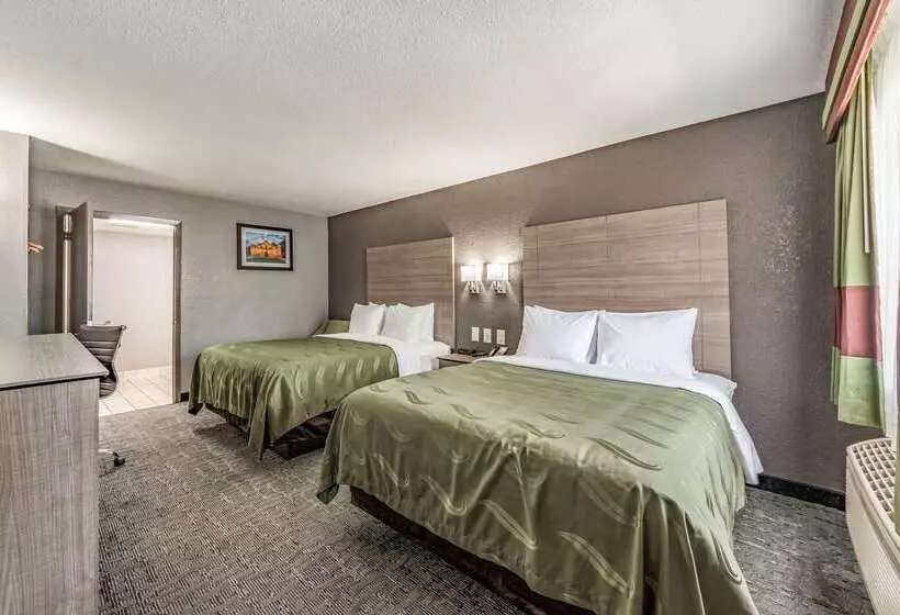 فندق Quality Inn I 10 East Near Frost Bank Center