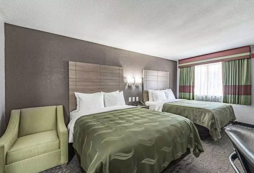 فندق Quality Inn I 10 East Near Frost Bank Center