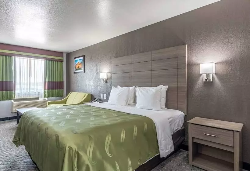 فندق Quality Inn I 10 East Near Frost Bank Center