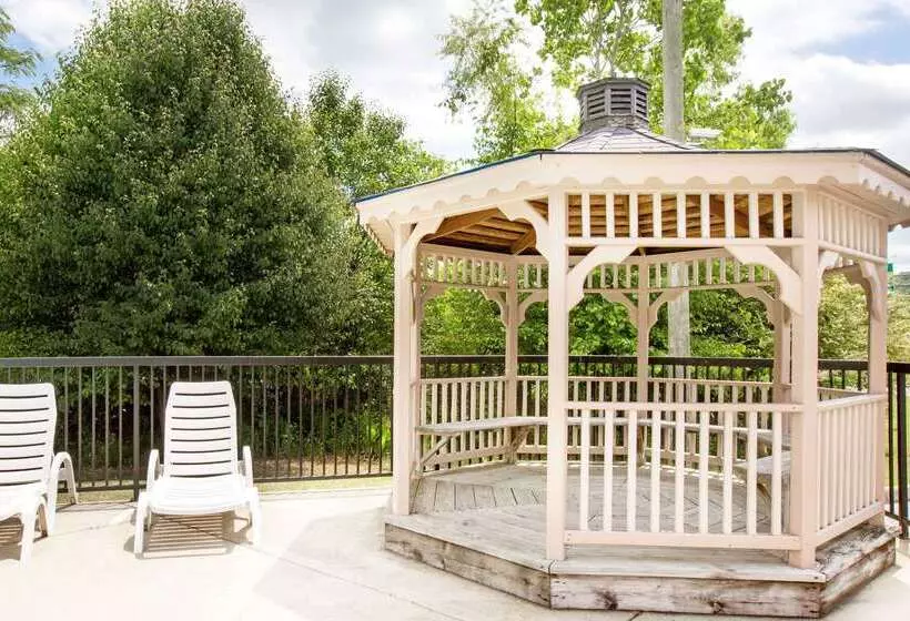 호텔 Ramada By Wyndham Pelham