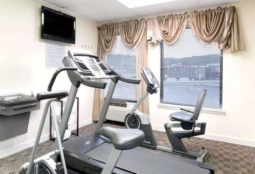 호텔 Ramada By Wyndham Pelham