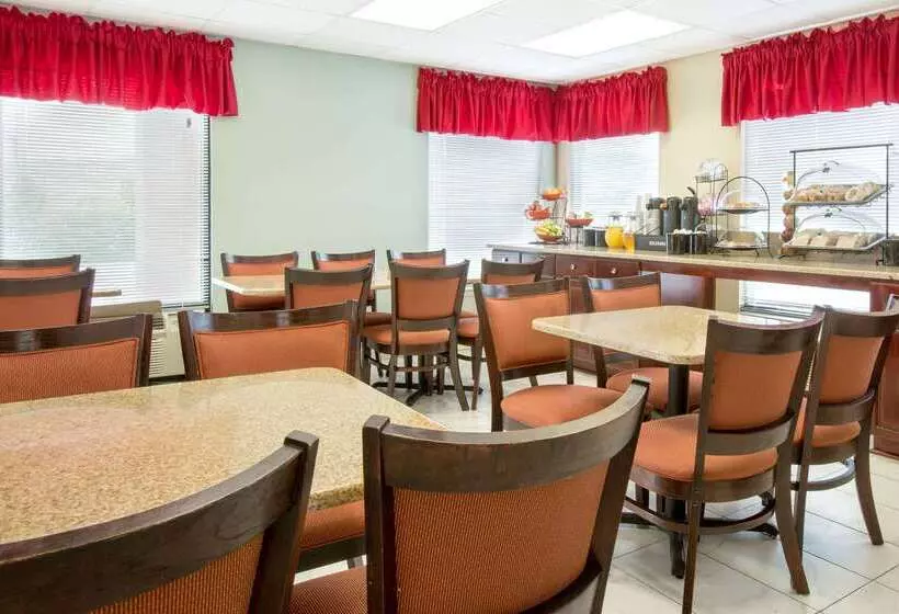 호텔 Ramada By Wyndham Pelham