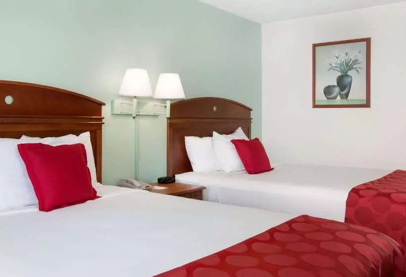 호텔 Ramada By Wyndham Pelham