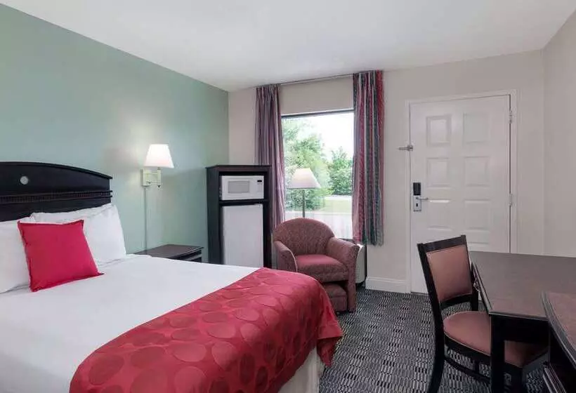 호텔 Ramada By Wyndham Pelham