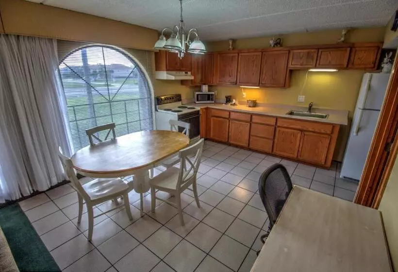 Отель South Padre Island Inn