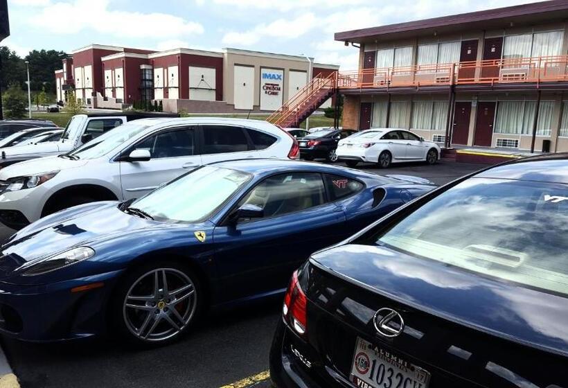 فندق Red Carpet Inn  Blacksburg