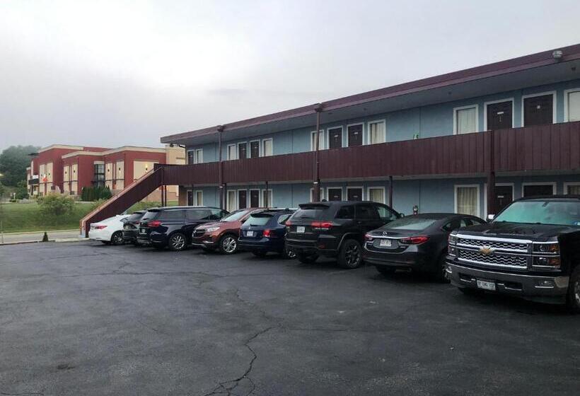 فندق Red Carpet Inn  Blacksburg