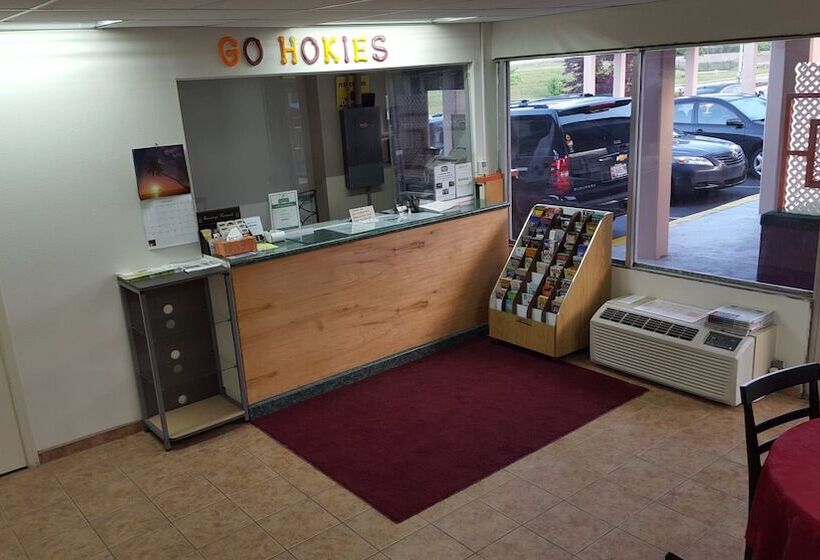 فندق Red Carpet Inn  Blacksburg