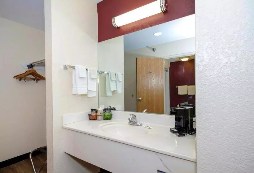 فندق Red Roof Inn Holton