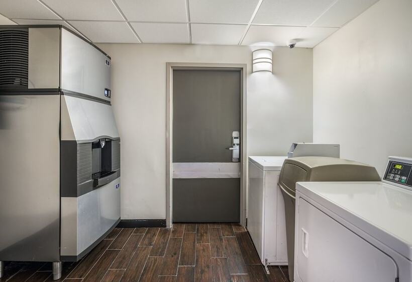 هتل Red Roof Inn Plus+ Boston Woburn/ Burlington