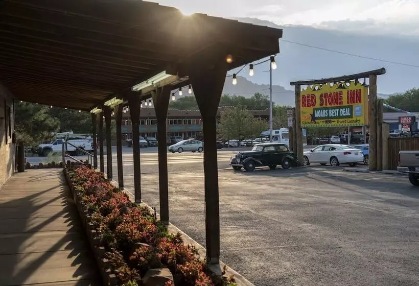 בית מלון כפרי Red Stone Inn
