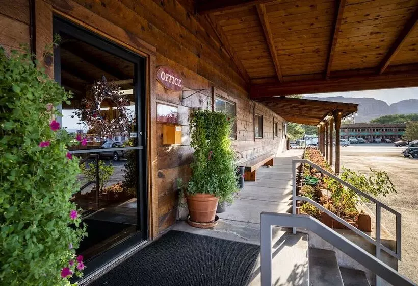 בית מלון כפרי Red Stone Inn