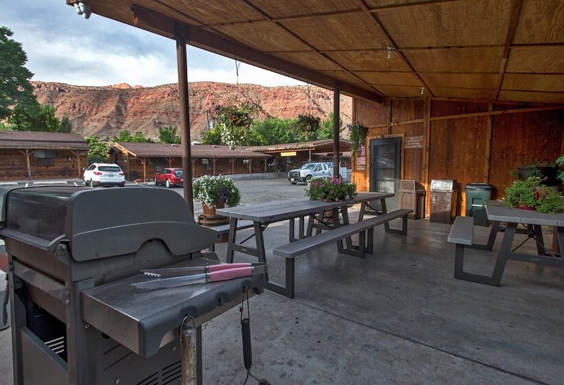 هتل Red Stone Inn