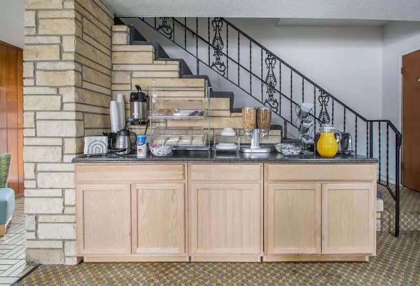 בית מלון כפרי Rodeway Inn & Suites Winter Haven Chain Of Lakes