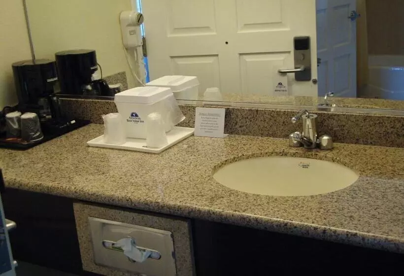 酒店 The Miramar Inn