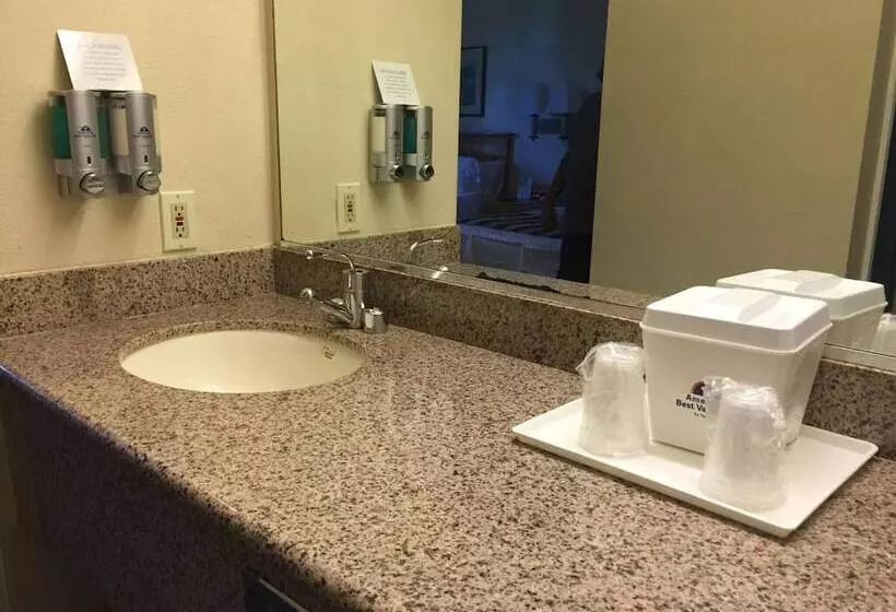 酒店 The Miramar Inn