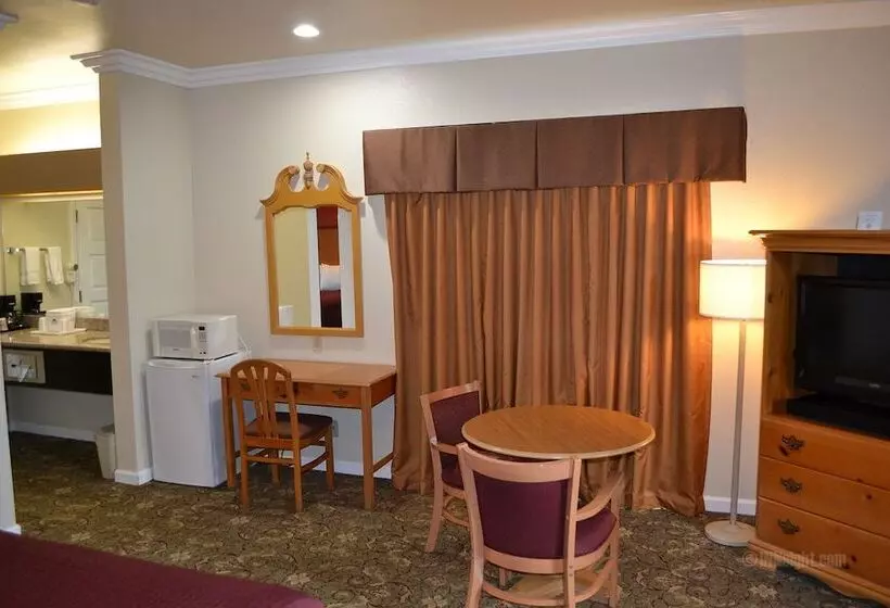 酒店 The Miramar Inn