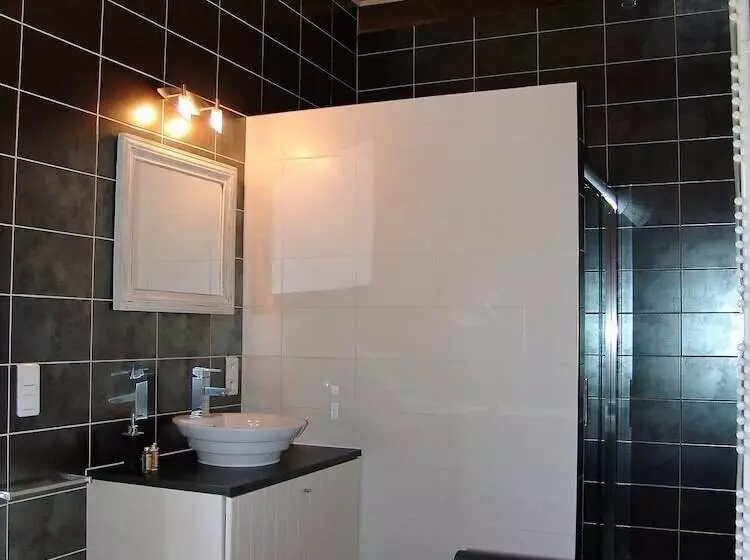 ベッドアンドブレックファースト Le Buala Maison D Hôtes