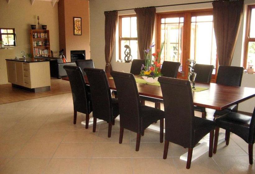 بنسيون Epic Guest House