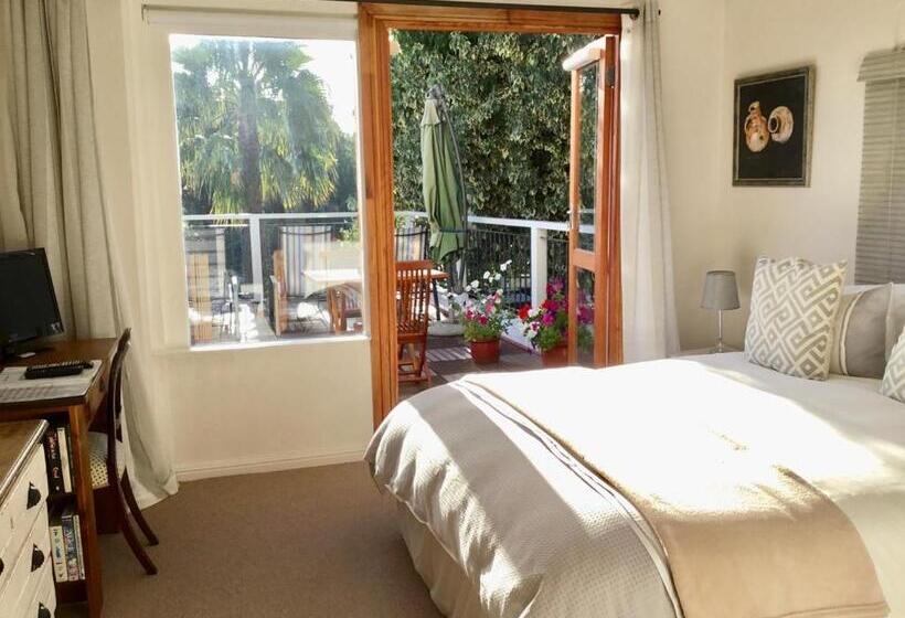 بنسيون Oceangolf Guest House