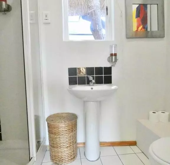 Majatalo Oceangolf Guest House