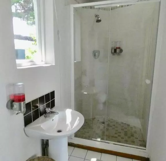 Majatalo Oceangolf Guest House