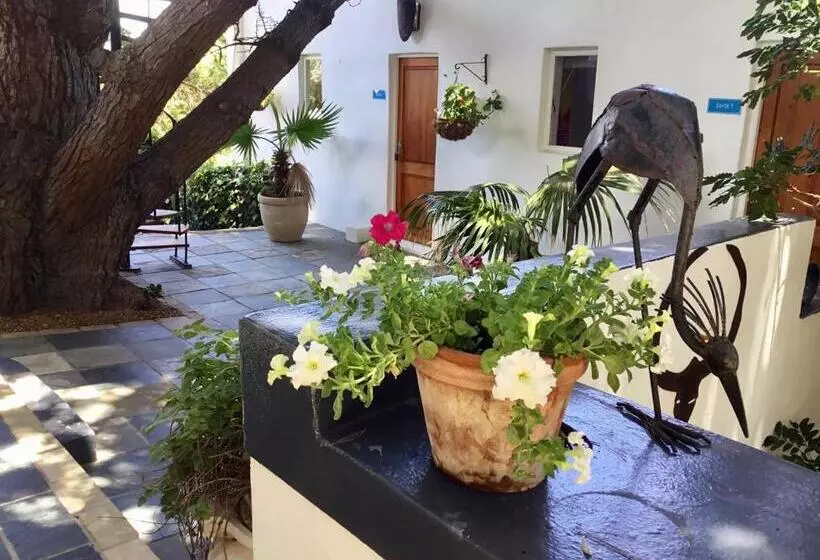 Majatalo Oceangolf Guest House