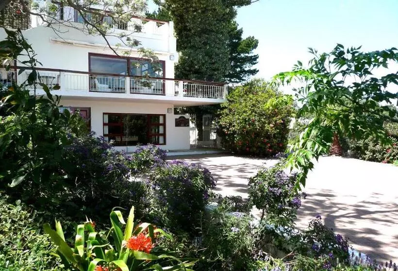 Majatalo Oceangolf Guest House