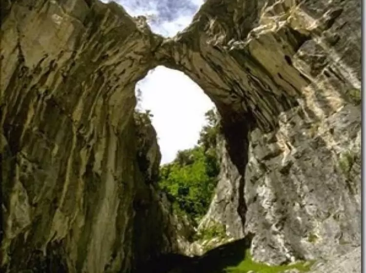 The Old Palace Tower / La Torre Del Palación