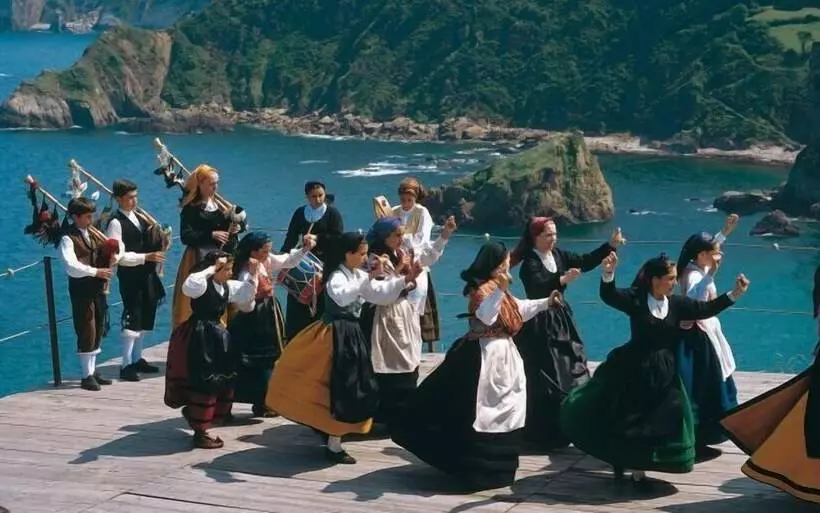 The Old Palace Tower / La Torre Del Palación