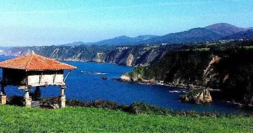 The Old Palace Tower / La Torre Del Palación