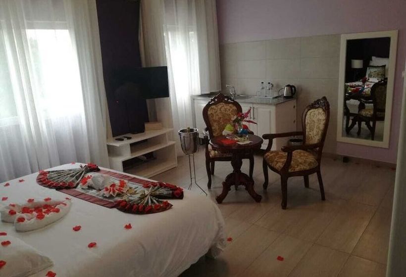 تختخواب و صبحانه Villa Luiza Boutique