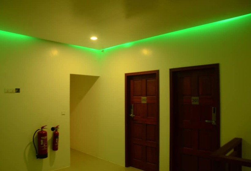 هتل Cornerstay At Dhangethi