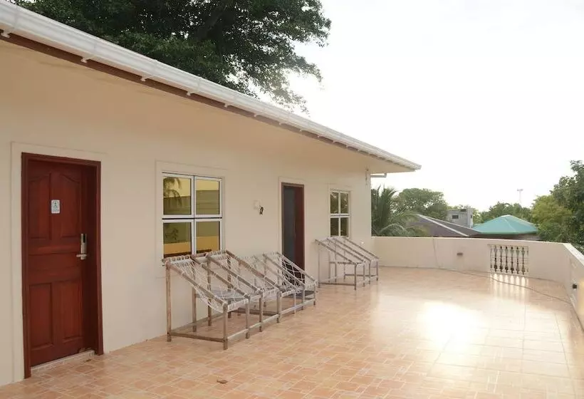 هتل Cornerstay At Dhangethi