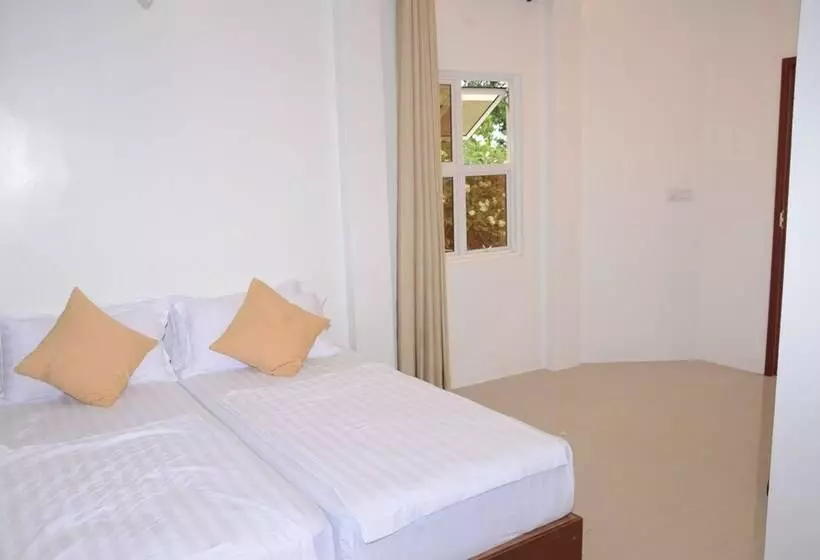 هتل Cornerstay At Dhangethi