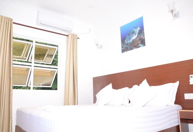 هتل Cornerstay At Dhangethi