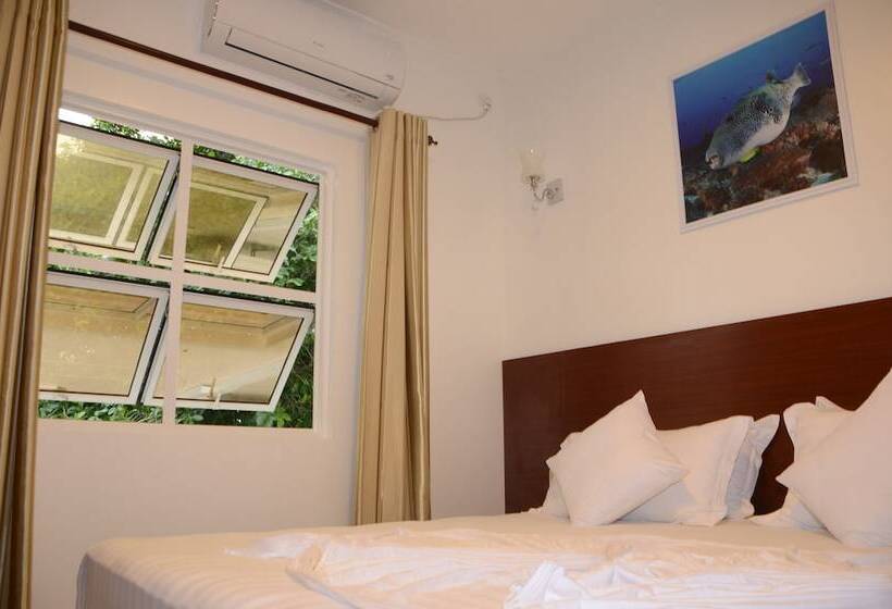 هتل Cornerstay At Dhangethi