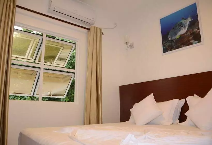 هتل Cornerstay At Dhangethi
