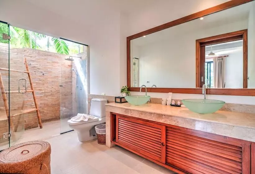 Kan Panorama Seaview Villa