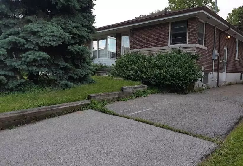 Majatalo Mcmaster Accommodations