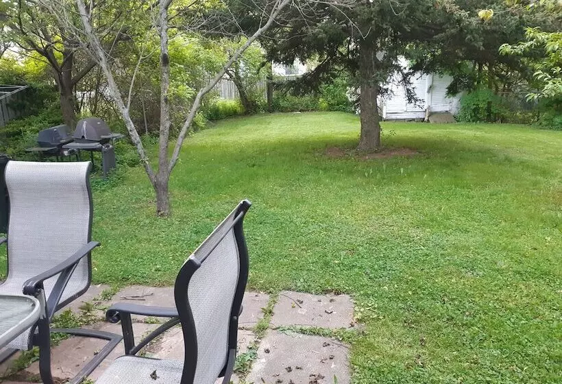 Majatalo Mcmaster Accommodations