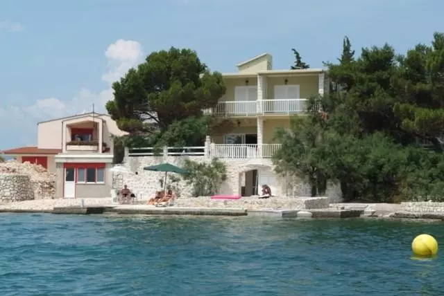 Apartments Krstičević