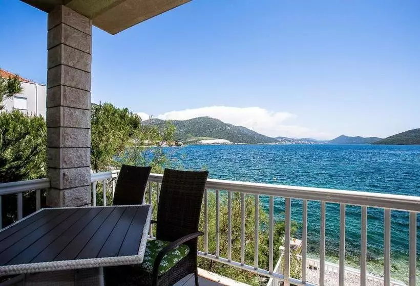 Apartments Krstičević