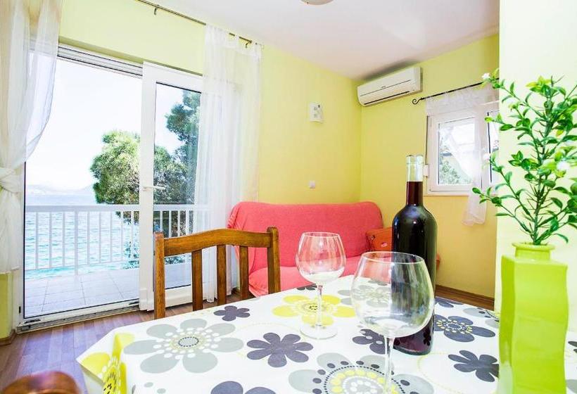 Apartments Krstičević