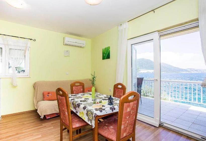 Apartments Krstičević