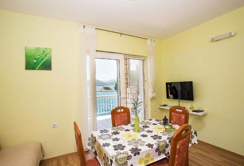 Apartments Krstičević