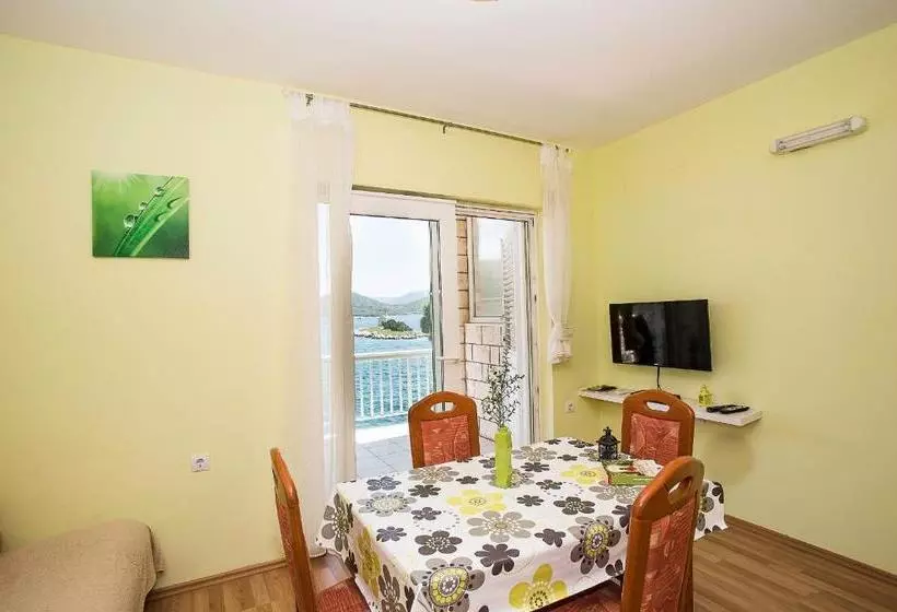 Apartments Krstičević