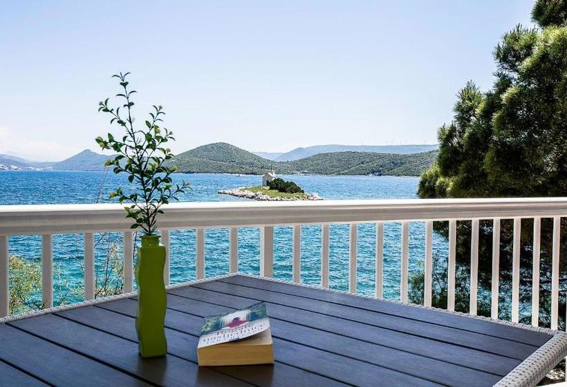 Apartments Krstičević