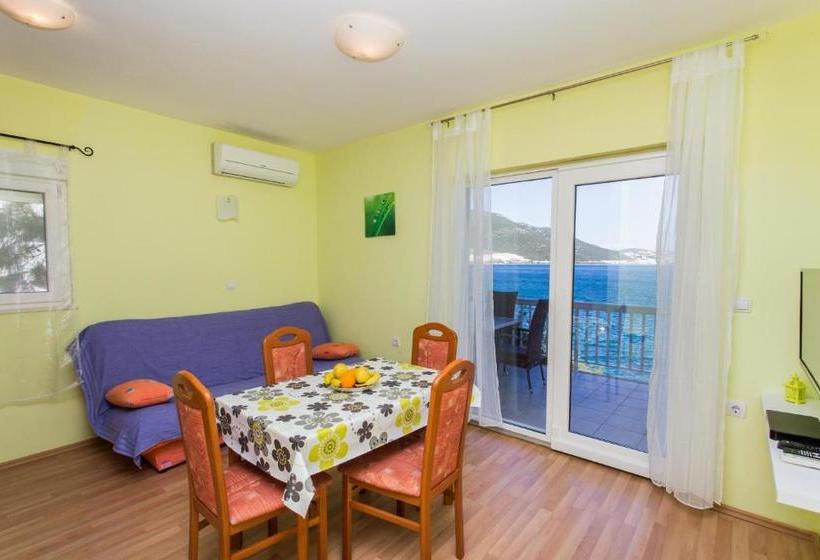 Apartments Krstičević